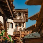 Complex Starite Kashti Pensionat Medovo