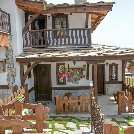 Complex Starite Kashti Pensión 4*