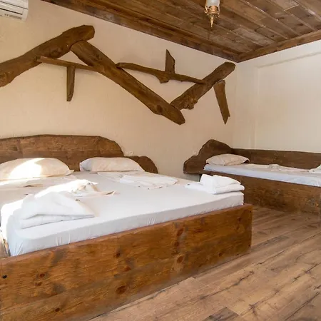 Pensión Complex Starite Kashti 4*