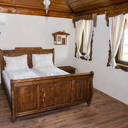 Complex Starite Kashti Medovo